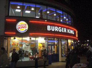 Ok Google, hallgass a Burger King reklámjára!