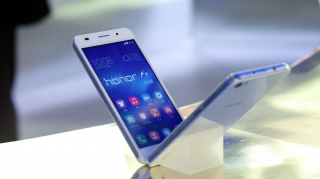 A Huawei el fogja adni a Honor részlegét?