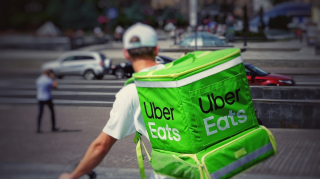 Ez már nem csak ételrendelés: Már kannabisz-kínálat is van az Uber Eats-ben!